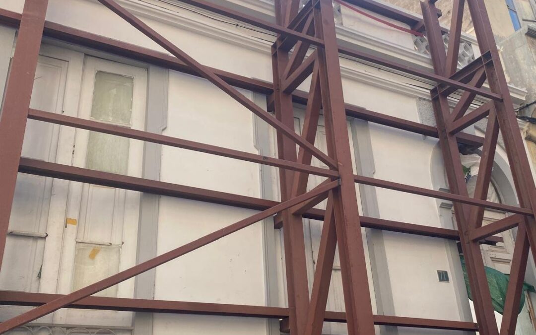 Demolición, apeo de fachada y edificio en casco Santa Cruz de Tenerife